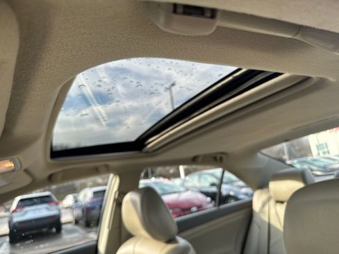 Used 2011 Toyota Camry image 15