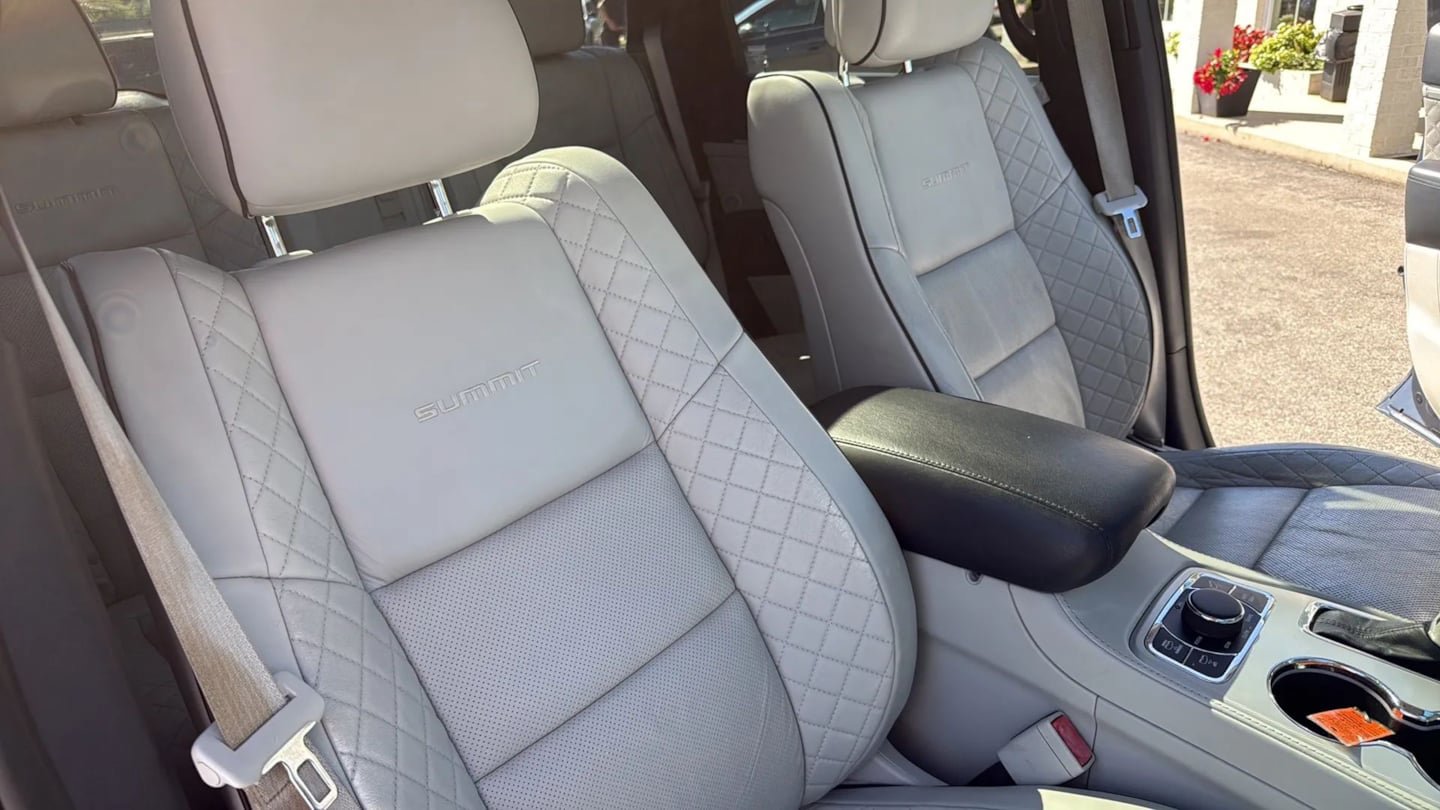 Used 2020 Jeep Grand Cherokee Summit AWD/4WD image 27