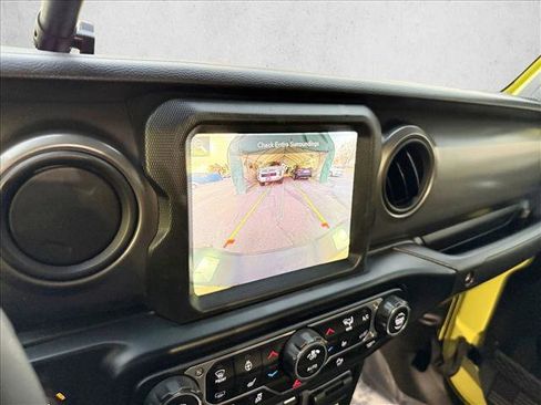 Used 2023 Jeep Gladiator Sport image 13