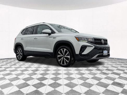 Used 2022 Volkswagen Taos SE image 15