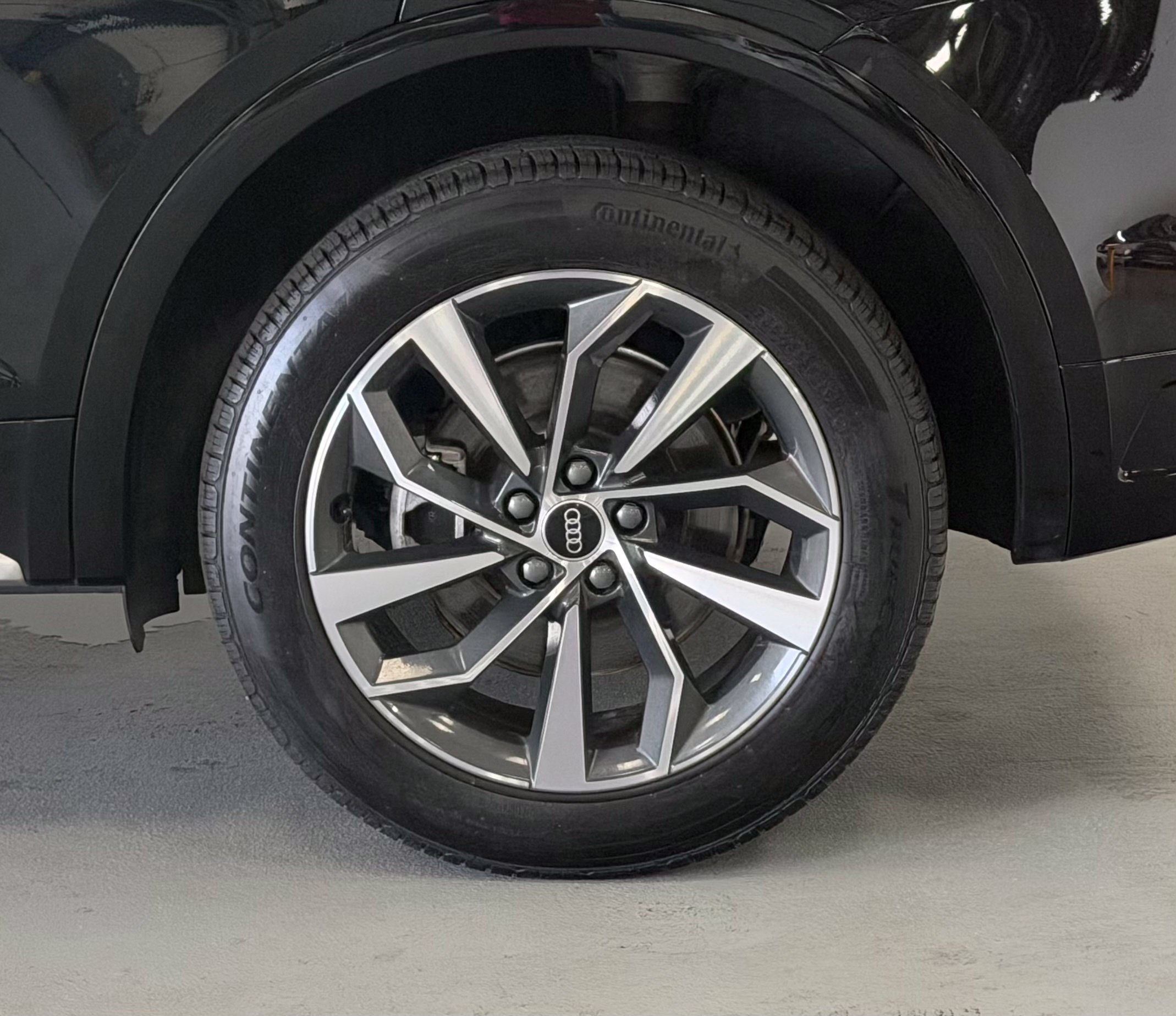 Used 2023 Audi Q5 2.0T Premium Plus w/ Premium Plus Package AWD/4WD image 8