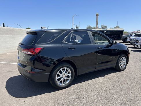 Used 2023 Chevrolet Equinox LS w/ LPO, Cargo Package FWD image 4