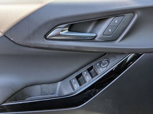 Used 2025 Chevrolet Equinox LT image 11