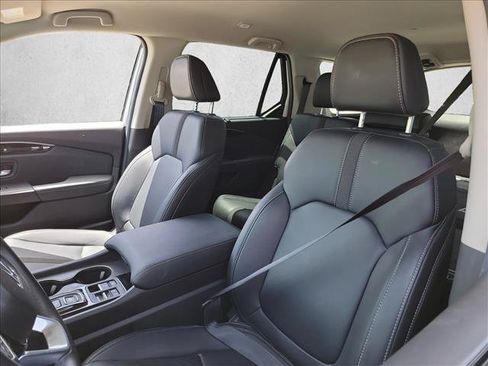 Used 2025 Honda Pilot EX-L image 13