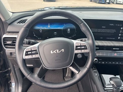 Used 2024 Kia Telluride SX w/ Towing Package AWD/4WD image 18