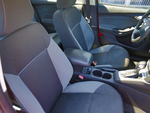 Used 2013 Ford Focus SE FWD image 19