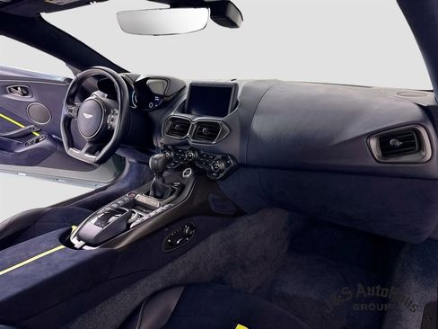 Used 2020 Aston Martin V8 Vantage AMR RWD image 31