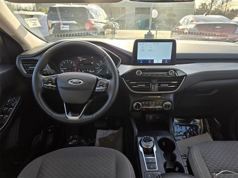 Used 2022 Ford Escape SE w/ SE Sport Appearance Package image 11
