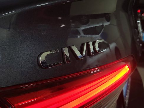 Used 2022 Honda Civic Sport image 8