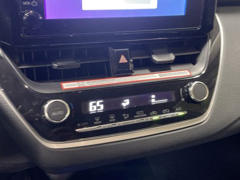 Certified 2025 Toyota Corolla LE image 24