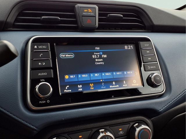 Used 2025 Nissan Versa SV FWD image 6