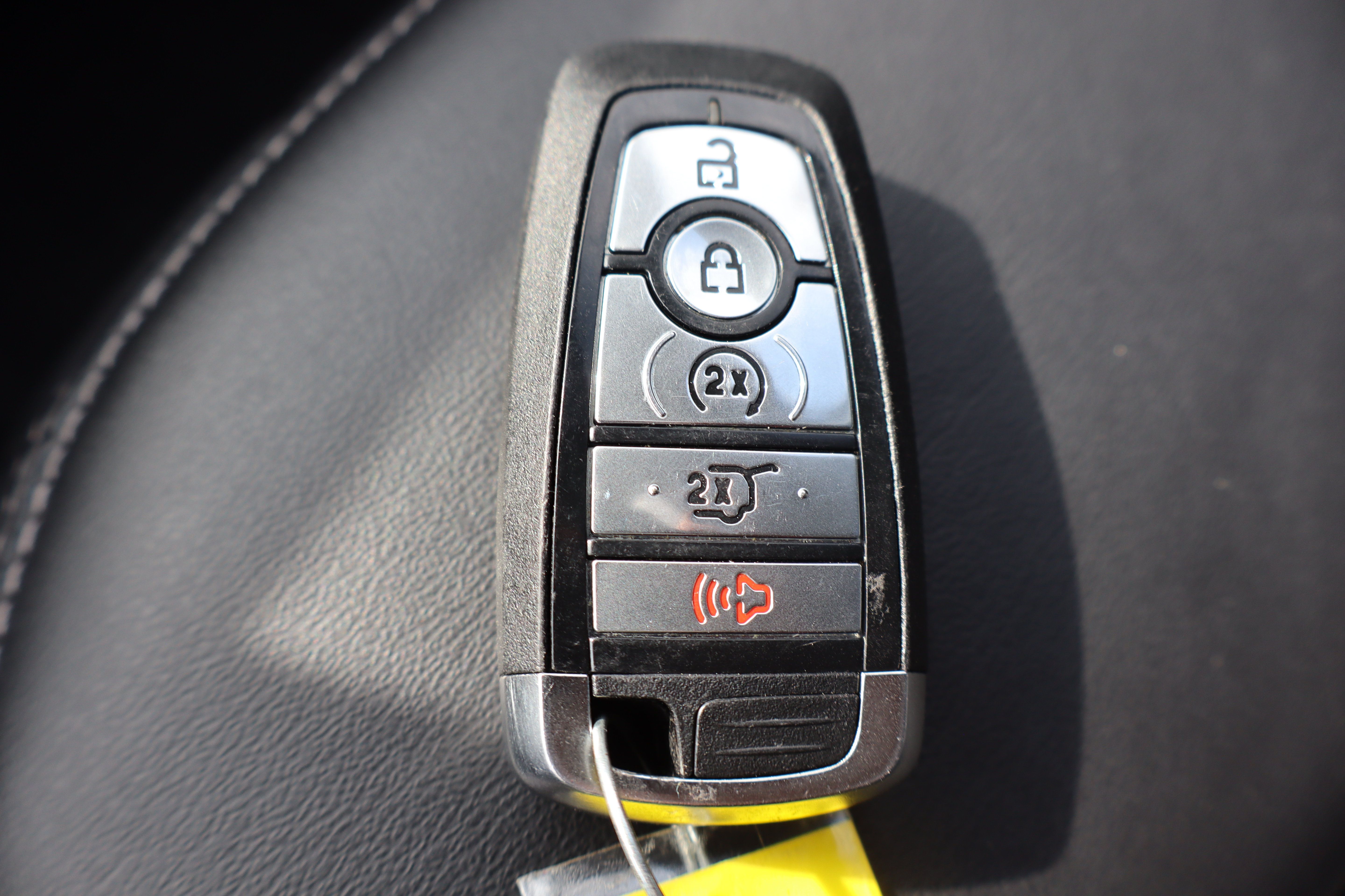 Used 2024 Ford Explorer XLT w/ Equipment Group 202A AWD/4WD image 36