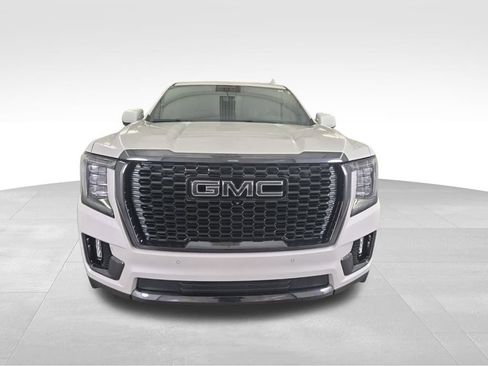 Used 2023 GMC Yukon XL Denali Ultimate image 3