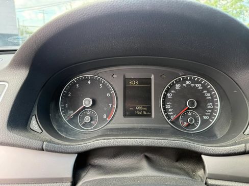 Used 2014 Volkswagen Passat 2.5 S FWD image 11