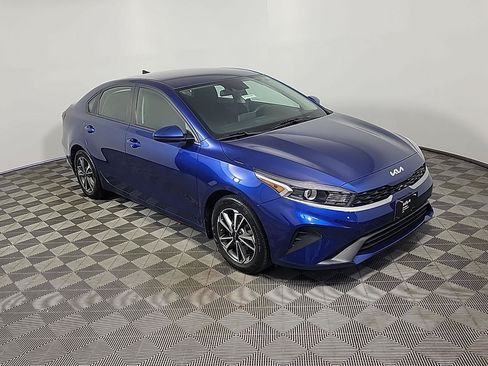 Used 2023 Kia Forte LXS FWD image 2
