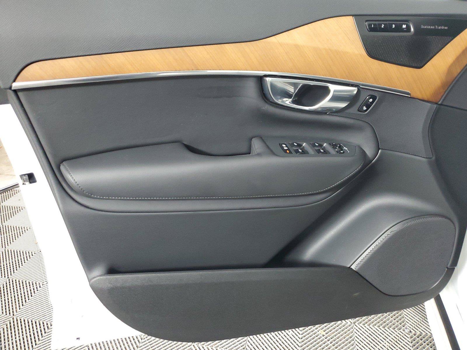 Used 2024 Volvo XC90 B6 Plus w/ Protection Package AWD/4WD image 19