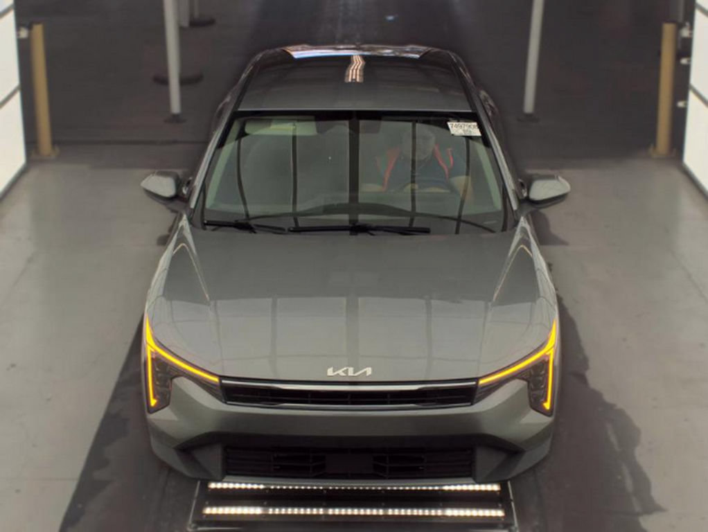 Used 2025 Kia K4 EX FWD image 2