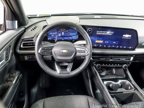 New 2026 Chevrolet Traverse LT w/ Driver Confidence Package image 13