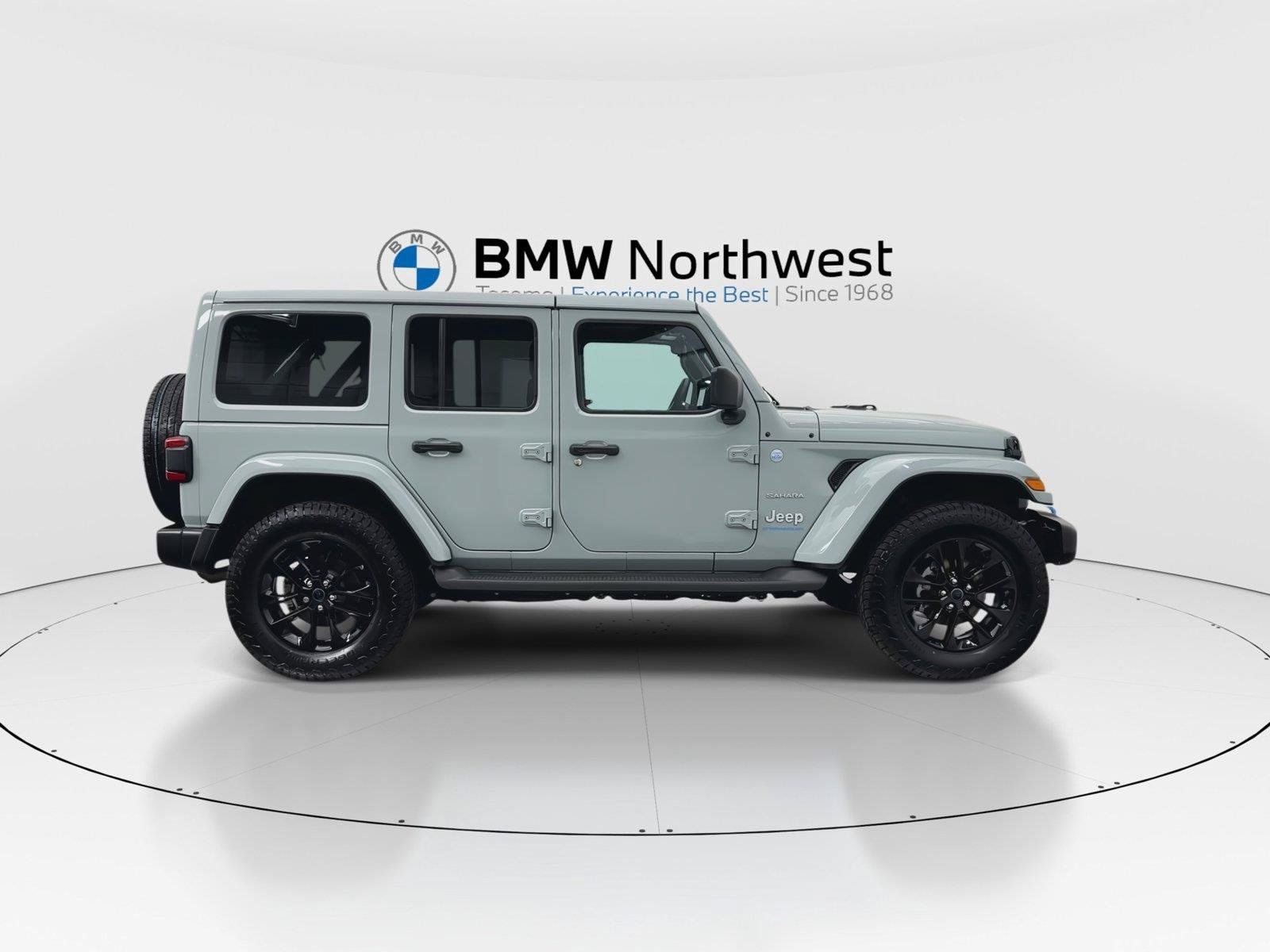 Used 2024 Jeep Wrangler Unlimited Sahara AWD/4WD image 5