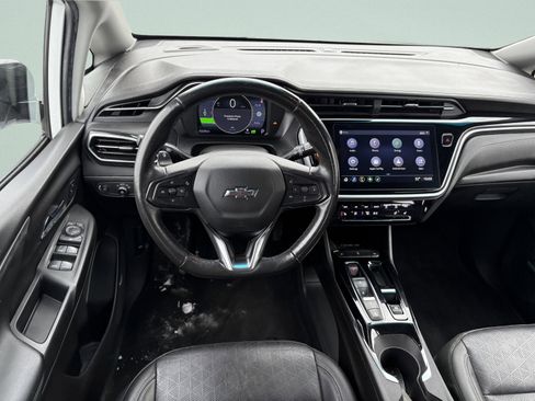 Used 2022 Chevrolet Bolt LT w/ Infotainment Package FWD image 10