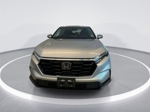 Used 2025 Honda CR-V EX image 3