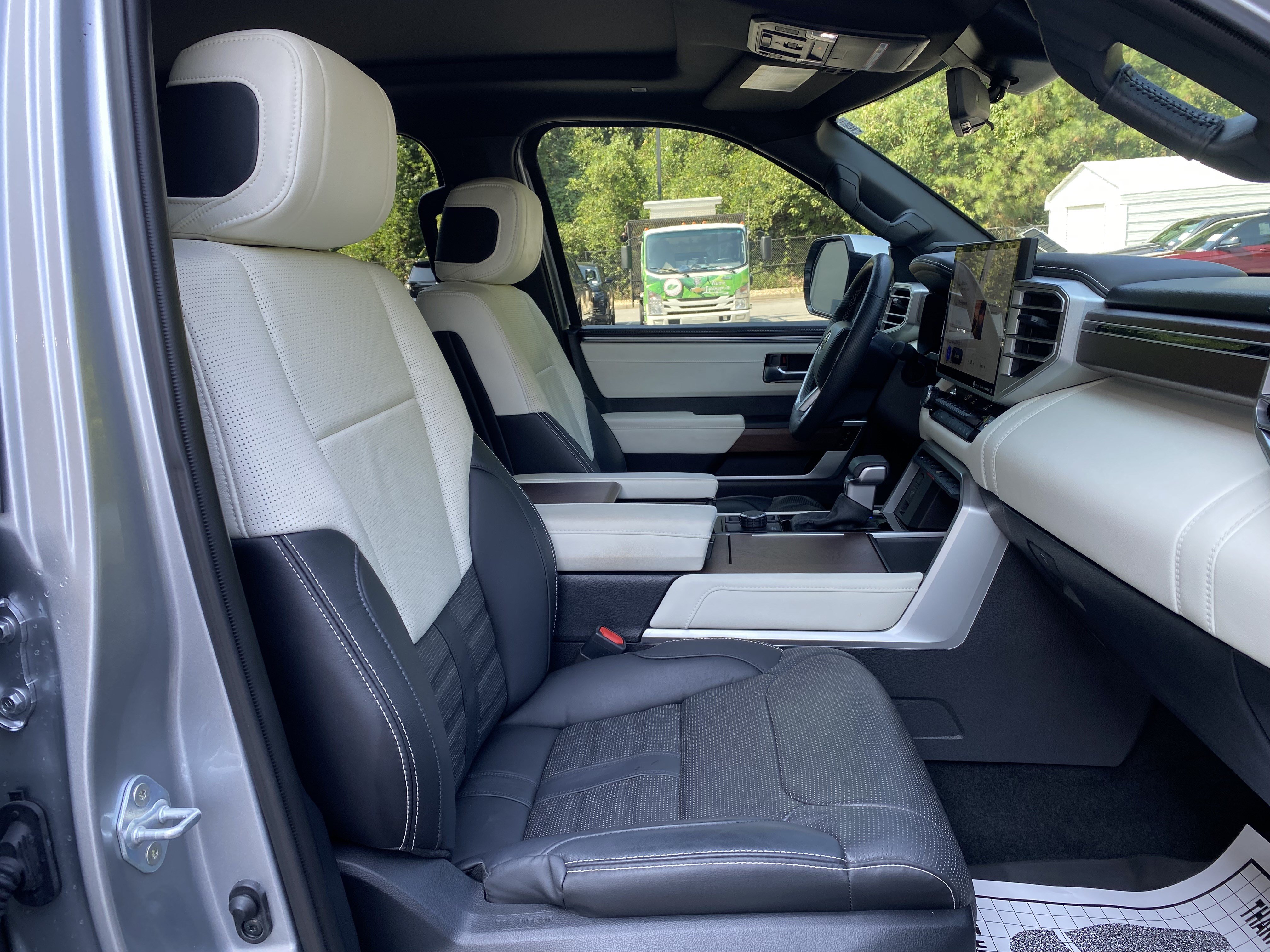 Used 2024 Toyota Tundra Capstone AWD/4WD image 37