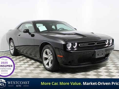Used 2021 Dodge Challenger SXT RWD image 1