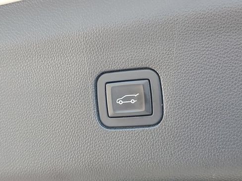Used 2019 Buick Enclave Avenir w/ Avenir Technology Package AWD/4WD image 9