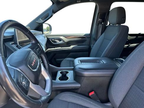 Used 2022 GMC Yukon XL SLE w/ Gmc Pro Safety Plus Package AWD/4WD image 12