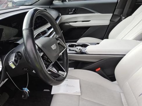 Used 2024 Cadillac Lyriq Luxury RWD image 6