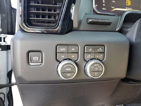 New 2026 GMC Sierra 1500 AT4 w/ Technology Package AWD/4WD image 32
