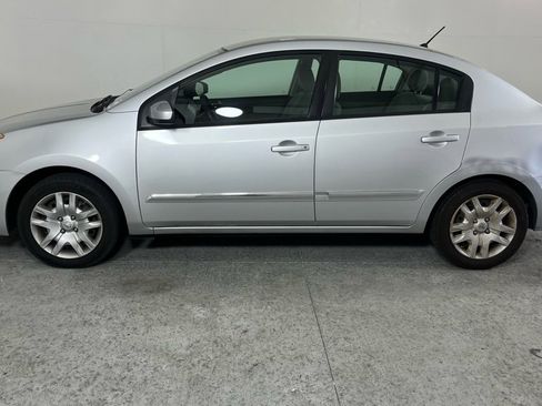 Used 2010 Nissan Sentra 2.0 S image 6