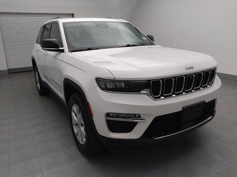 Used 2023 Jeep Grand Cherokee Limited w/ Luxury Tech Group II RWD image 14