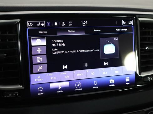 Used 2023 Chrysler Pacifica Touring-L FWD image 32