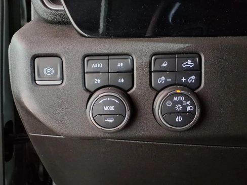 Used 2024 Chevrolet Silverado 2500 LTZ w/ LTZ Plus Package AWD/4WD image 18