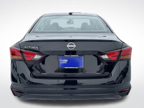 Used 2025 Nissan Altima 2.5 SV image 4