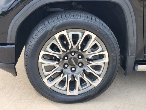 Used 2023 GMC Sierra 1500 Denali Ultimate AWD/4WD image 11