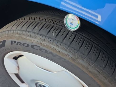 Used 2025 Volkswagen ID. Buzz Pro S Plus RWD image 30