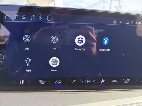 New 2026 Chevrolet Traverse LT w/ Midnight/Sport Edition AWD/4WD image 17