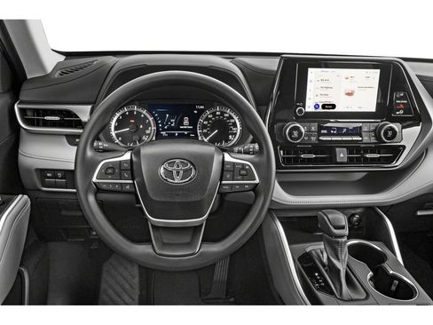 Used 2025 Toyota Highlander XLE AWD/4WD image 4