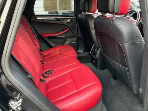 Used 2020 Porsche Macan S image 19