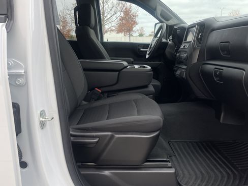 Used 2025 Chevrolet Silverado 2500 Custom w/ Custom Value Package image 31