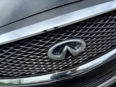 Used 2018 INFINITI Q70 L 3.7 image 4