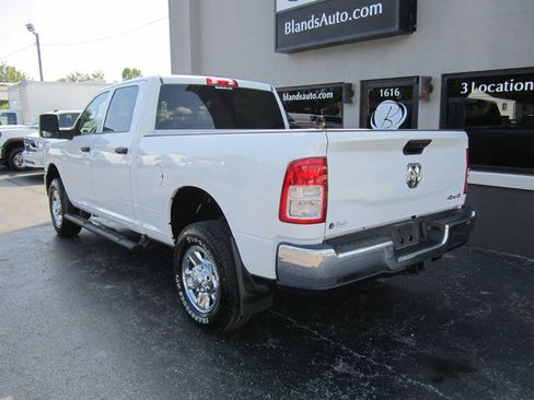 Used 2024 RAM 2500 Tradesman w/ Chrome Appearance Group AWD/4WD image 3