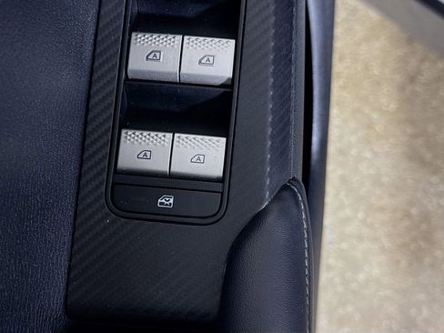 Used 2024 Mitsubishi Outlander SE image 18