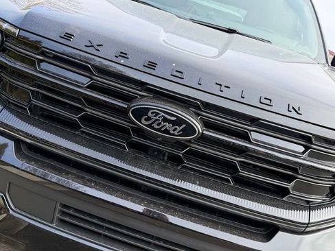 New 2026 Ford Expedition Platinum w/ Stealth Appearance Package image 4