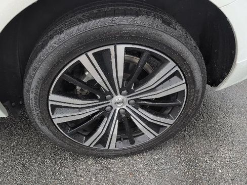 Used 2023 Volvo XC60 T8 Ultimate AWD/4WD image 5