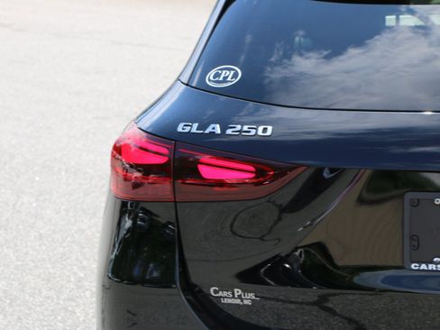 Used 2025 Mercedes-Benz GLA 250 4MATIC image 6