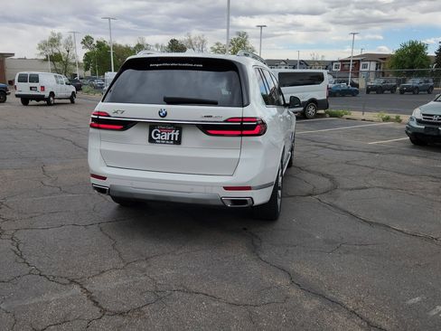 Used 2025 BMW X7 xDrive40i AWD/4WD image 14