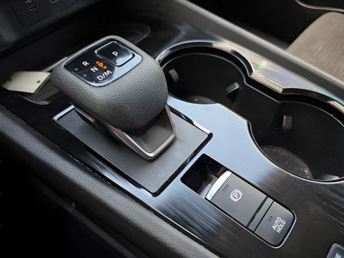 Certified 2023 Nissan Rogue SV FWD image 15
